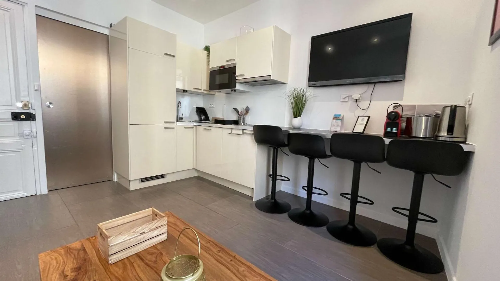 Apartment C039-Appartement Lumineux Au Suquet Pour 3 Personnes Cannes France
